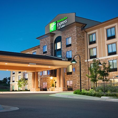 Holiday Inn Express Hotel & Suites Wichita Northeast By Ihg Exterior foto