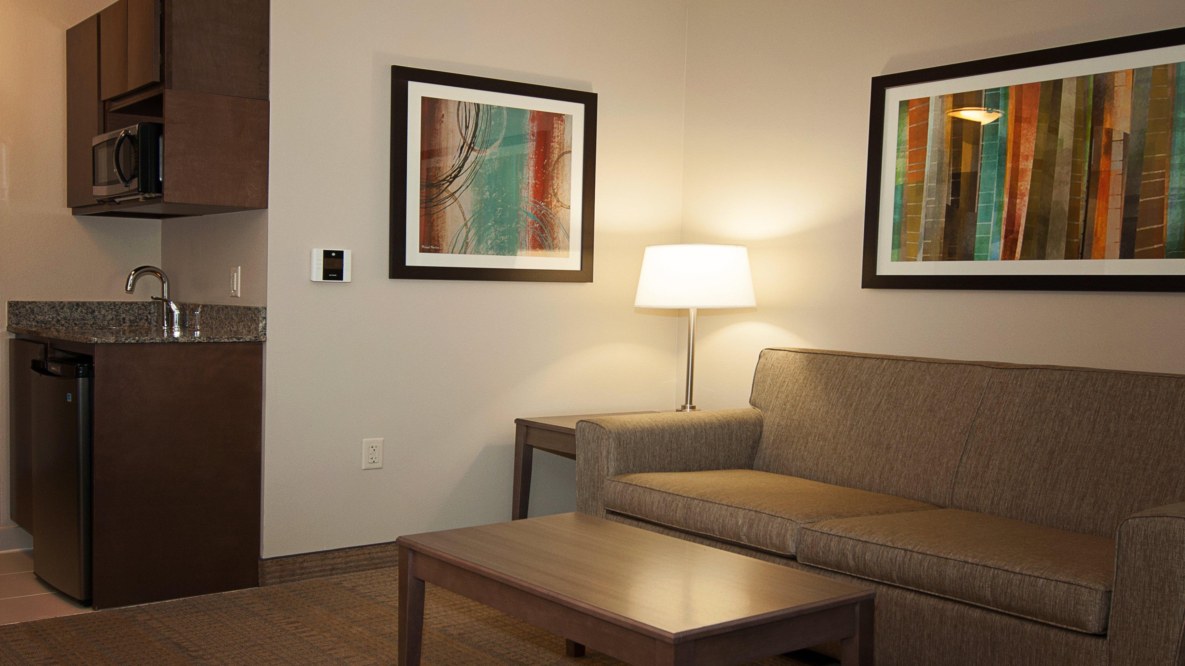 Holiday Inn Express Hotel & Suites Wichita Northeast By Ihg Exterior foto