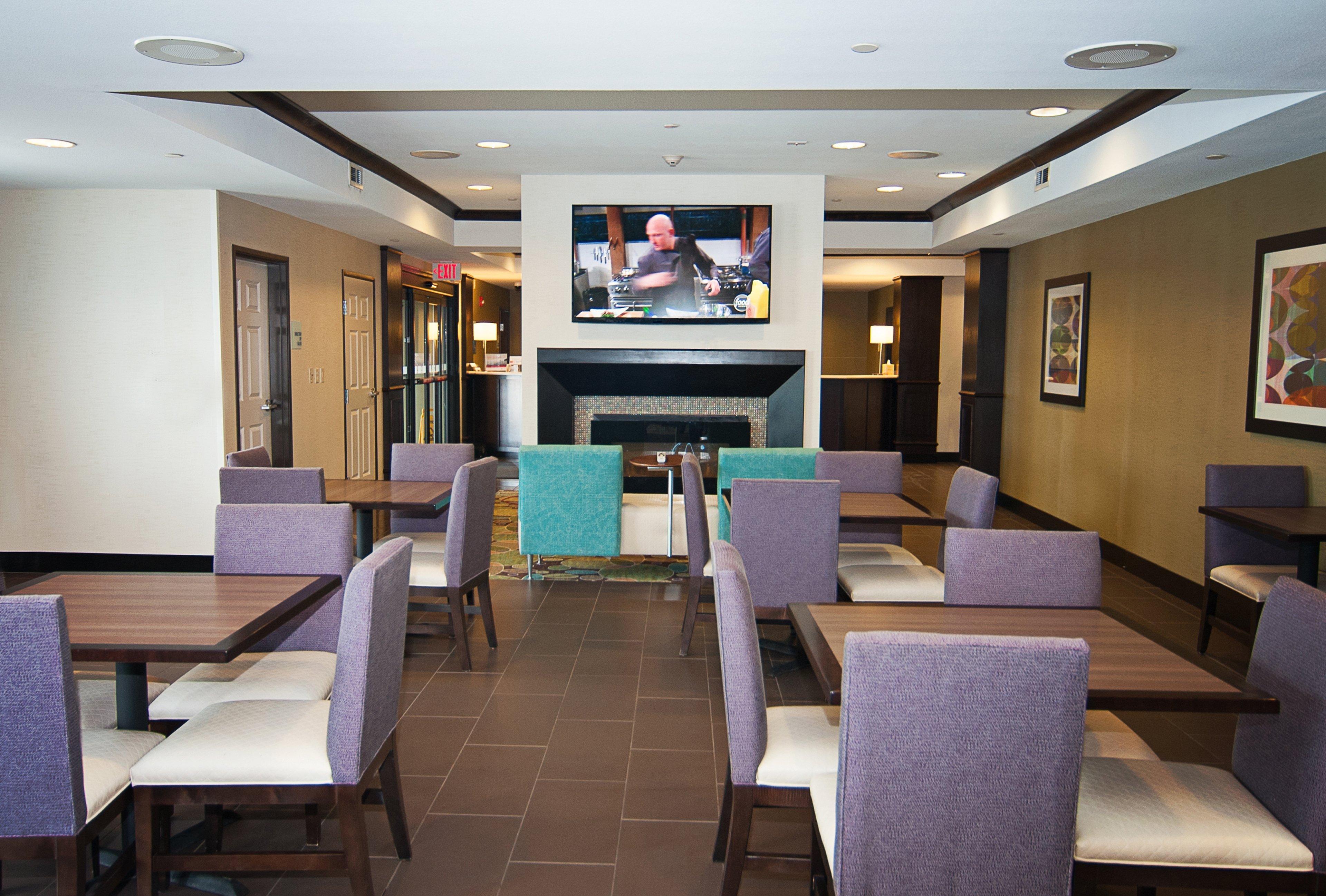 Holiday Inn Express Hotel & Suites Wichita Northeast By Ihg Exterior foto