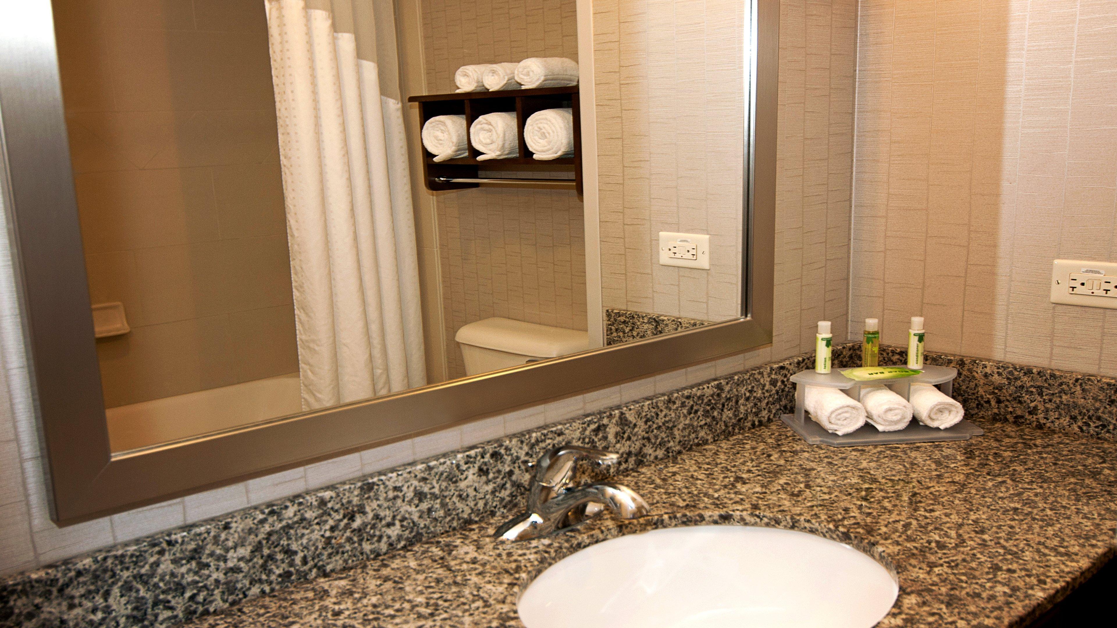 Holiday Inn Express Hotel & Suites Wichita Northeast By Ihg Exterior foto