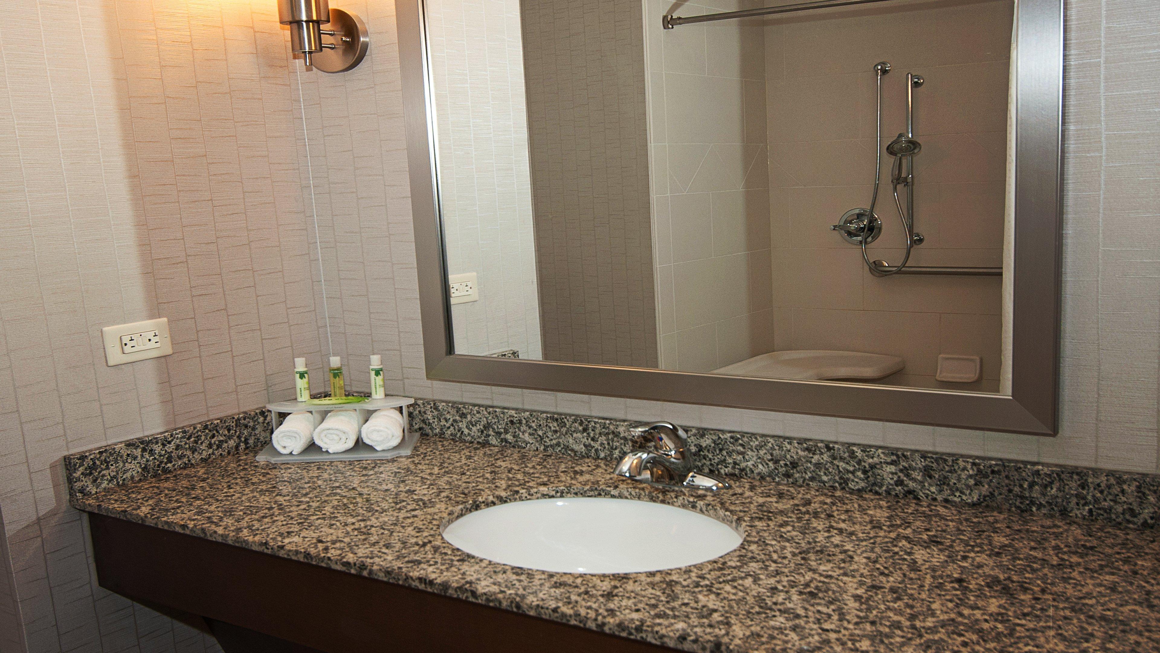 Holiday Inn Express Hotel & Suites Wichita Northeast By Ihg Exterior foto